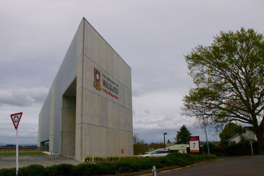 怀卡托大学为网课课程的学生提供20%的学费折扣!