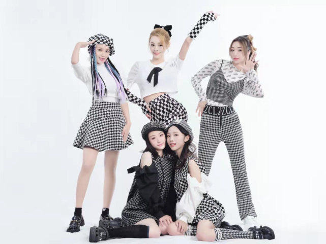 观察|"女团带货":只唱跳不叫卖,看客自助下单,谁会"入坑"?|color