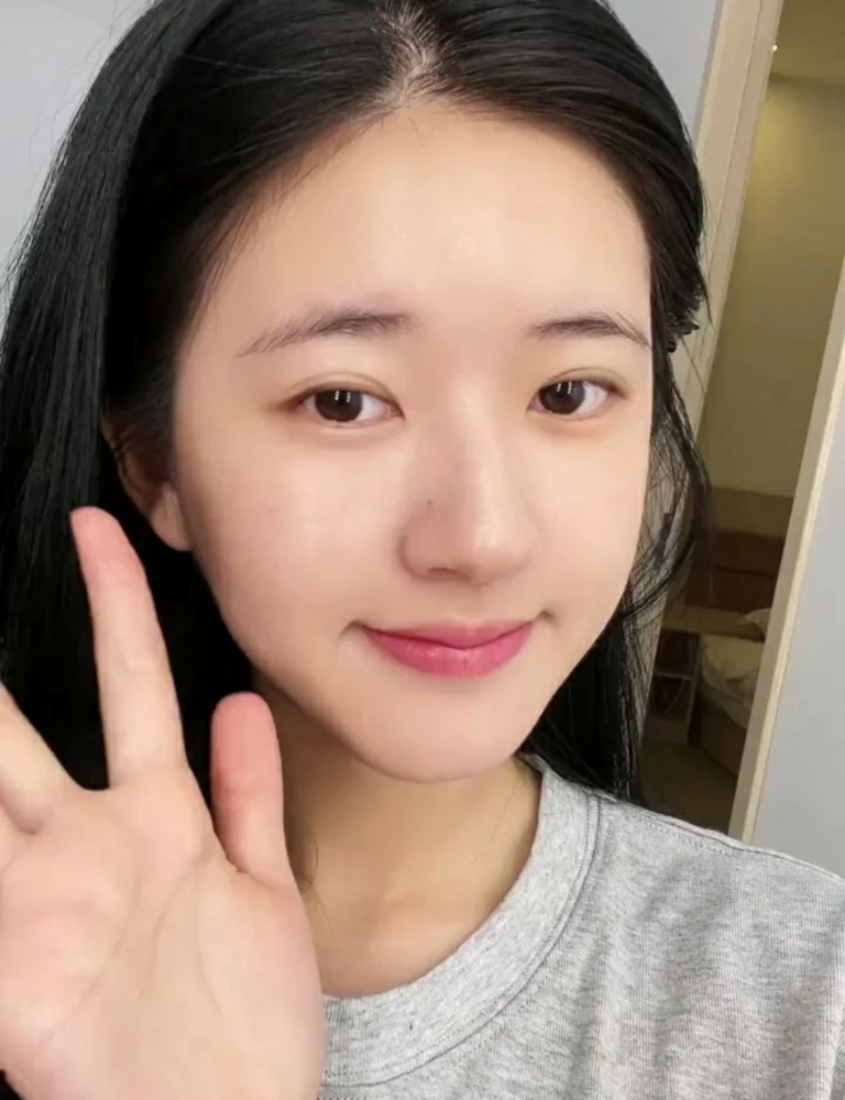 睡前能坚持4个习惯的女人,皮肤会越来越干净细腻,素颜也好看