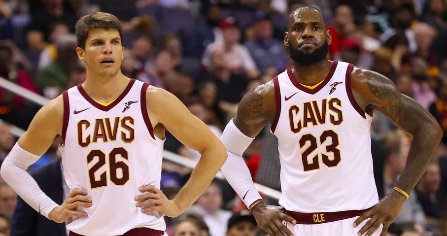nba 强悍身体和出众头脑造就他，科沃尔：詹姆斯能讲45分钟战术