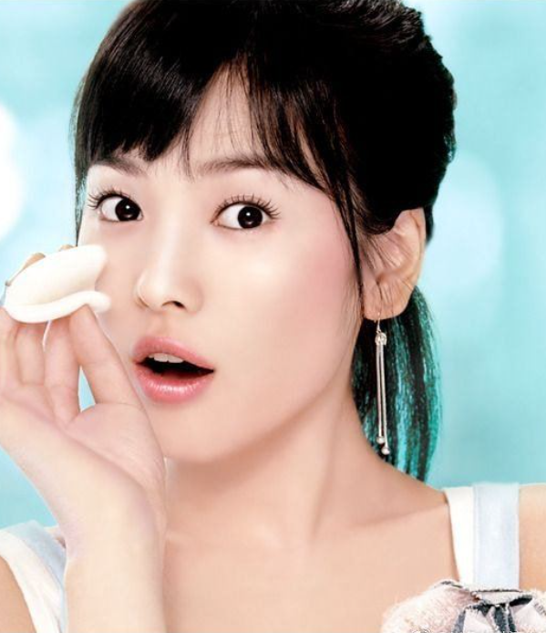 宋慧乔20年前长这样!清纯冻龄照流出 网友:美到不科学_腾讯新闻