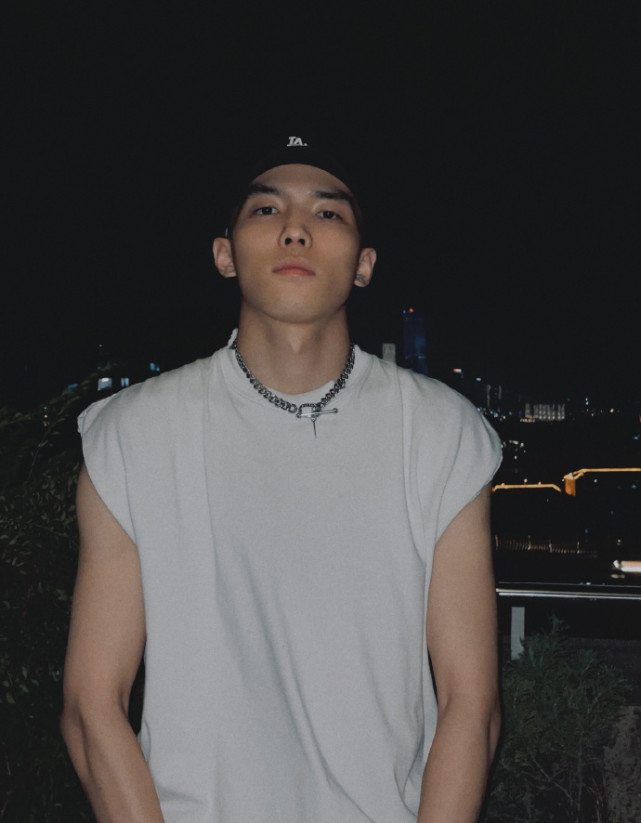 因为一档节目,很多人认识了李正浩,是的,在《运动吧少年》里的表现不