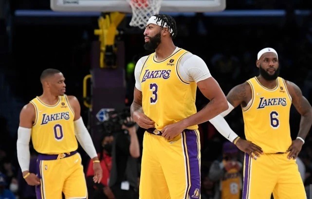 威少 NBA-湖人惨淡日！连创3大尴尬纪录，戴维斯受伤，威少又陷入低迷