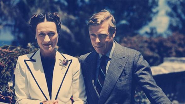 此女让英国女王的父亲登上了国王的宝座女王却因为此事而痛恨她