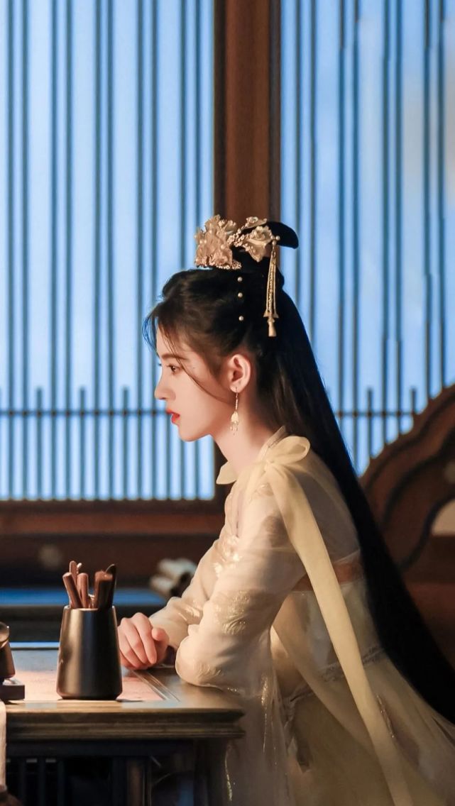 爱豆鞠婧祎古装美图