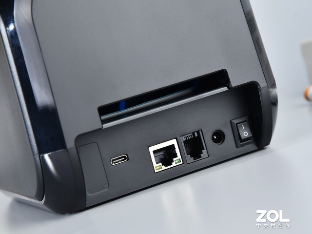 分别有电源接口,钱箱接口,网口以及usb接口.