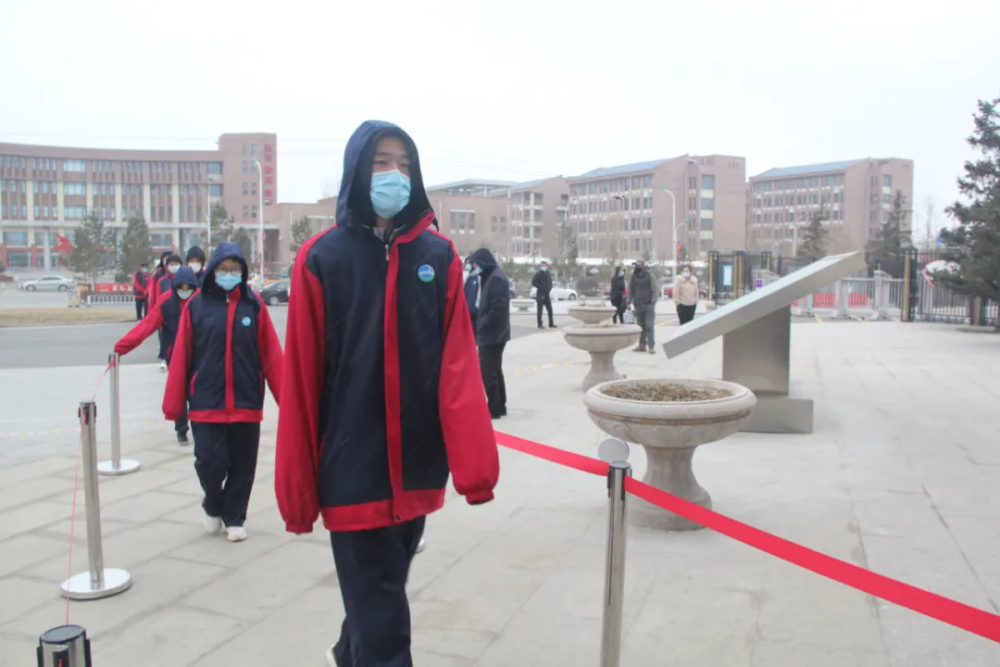 共筑疫情防控墙助力校园安全行张北县第一中学举行疫情防控演练