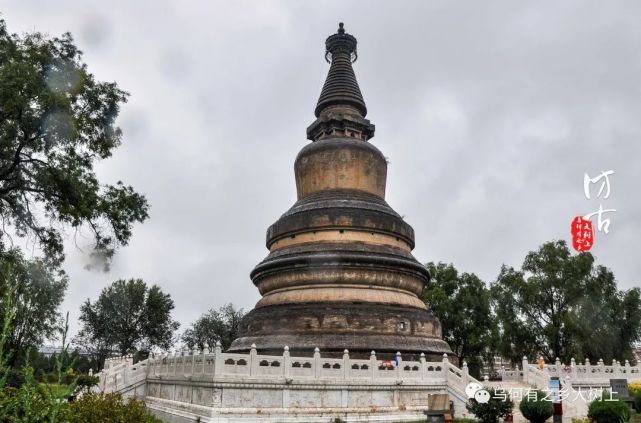 代縣阿育王塔,始建於隋仁壽元年(601),原為木結構,位於龍興寺內,唐