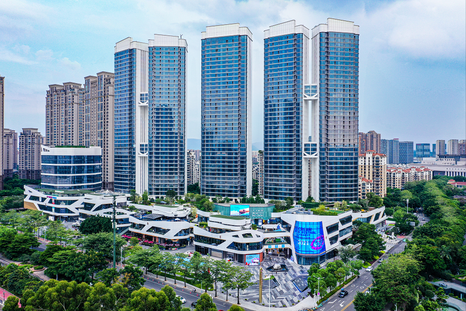 融侨集团成立32周年始终陪伴美好常新