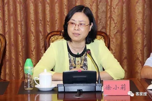 徐小莉,女,1964年11月出生,籍贯湖南常德,出生地湖南岳阳,研究生学历