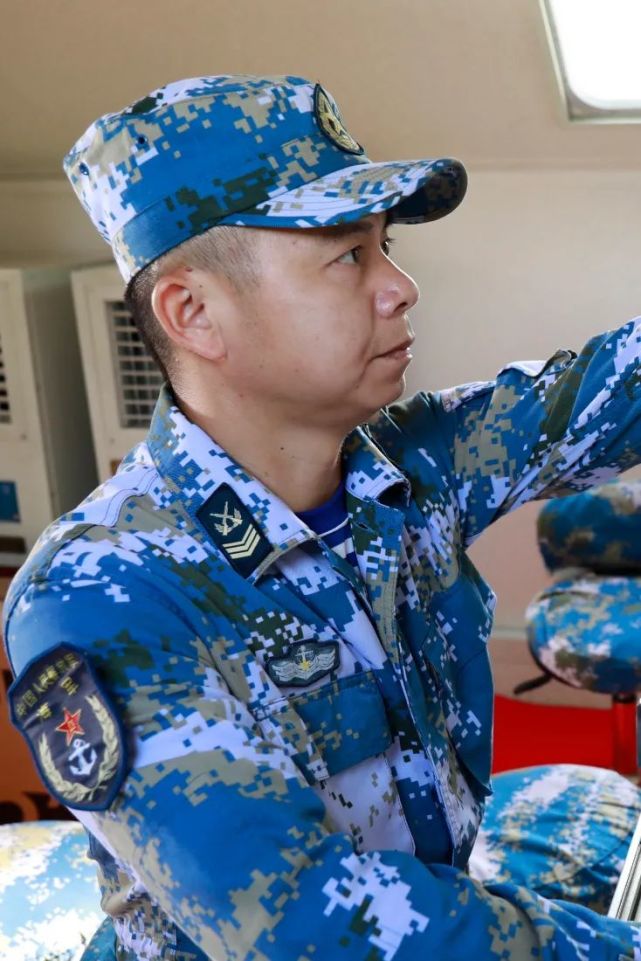 从跨行菜鸟到技术大拿这位老班长一直奋斗在路上