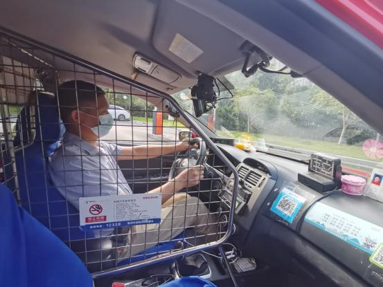 王钱明是浙江省衢州公路运输有限公司的巡游出租汽车司机,在开出租车