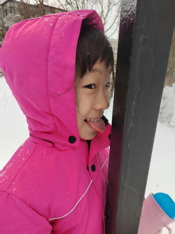 雪地撒欢!这才是东北小孩该有的样子