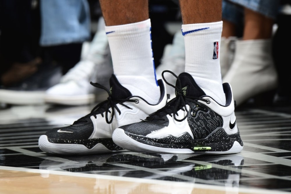 球鞋上脚:凯文·鲁尼穿anta霸道21,保罗·乔治穿pg5_腾讯新闻