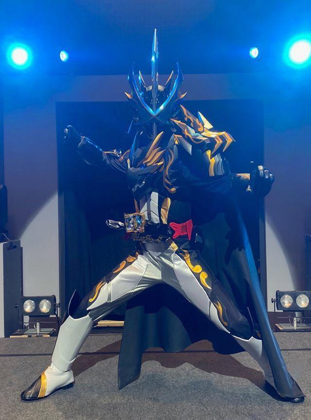 假面骑士圣刃:ghost形态和巴哈姆特形态登场,比想象中要帅气!_腾讯新