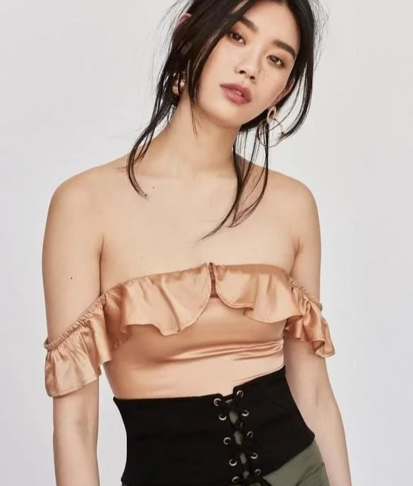 奚梦瑶的嫁入豪门从摔倒在维密舞台那一刻就注定了