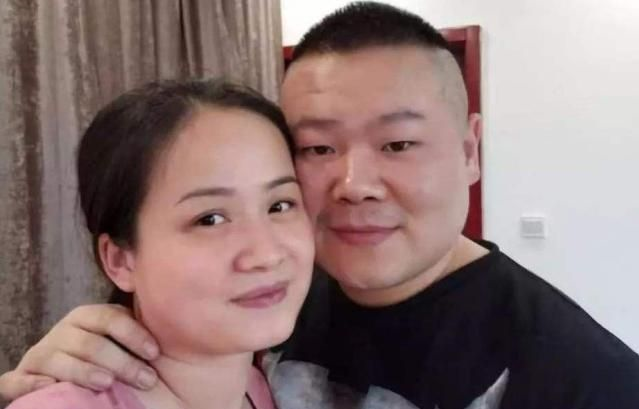 岳云鹏手术后被偶遇，陪着老婆和女儿逛街吃饭，身体已无大碍被赞人超好