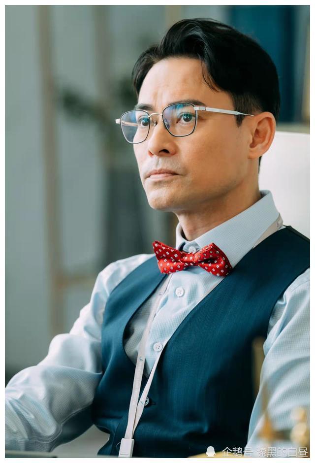 48岁型男海俊杰新剧令人又爱又恨出新歌提醒大家珍惜眼前人