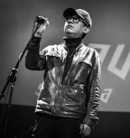 陈宁在发烧界可谓是人尽皆知的歌手,曾获2014年度全国发烧唱片"获最受