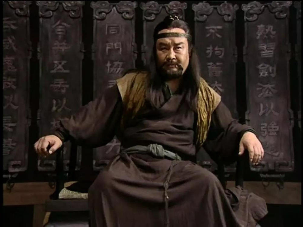 笑傲江湖华山派有绝学紫霞神功岳不群为什么还去学辟邪剑法