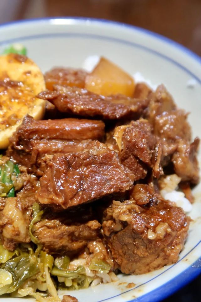 钟楼小区这家"新晋网红"牛腩饭凭什么这么火?