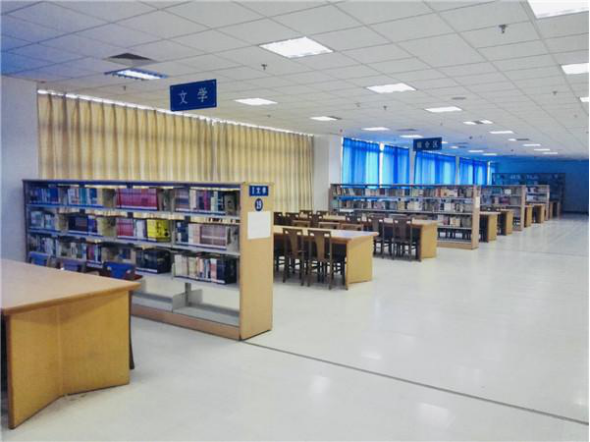 郑州11中图书馆被评为"首批河南省中小学示范性图书馆"