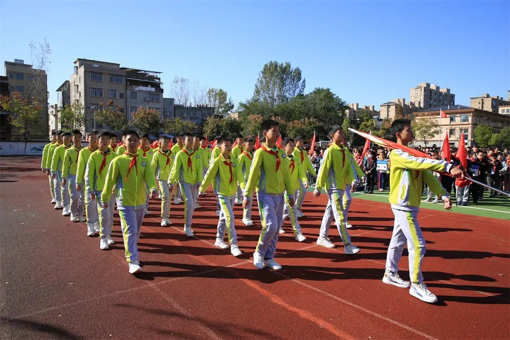 安全重於泰山 責任牢記心間——華泰小學舉行第十一週升旗儀式