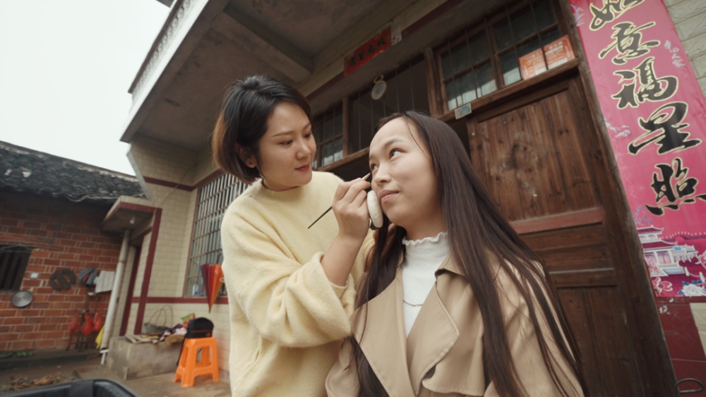 永州女孩免費給農村女性化妝:只要有人需要,我就會去