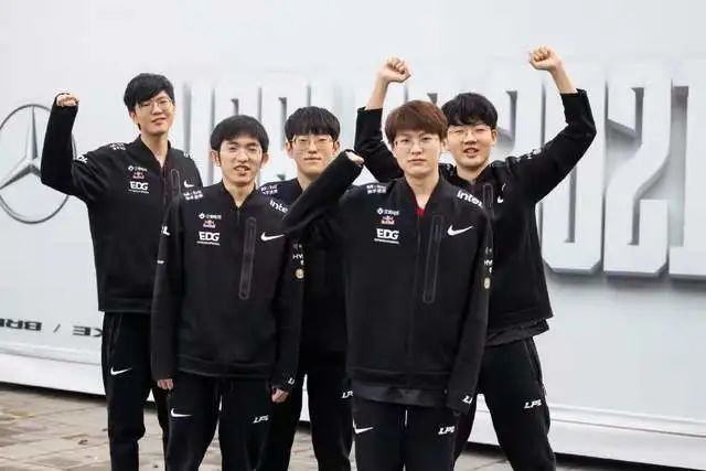 虎娘日报edg夺冠庆典将至圣枪哥八年坚持终开花