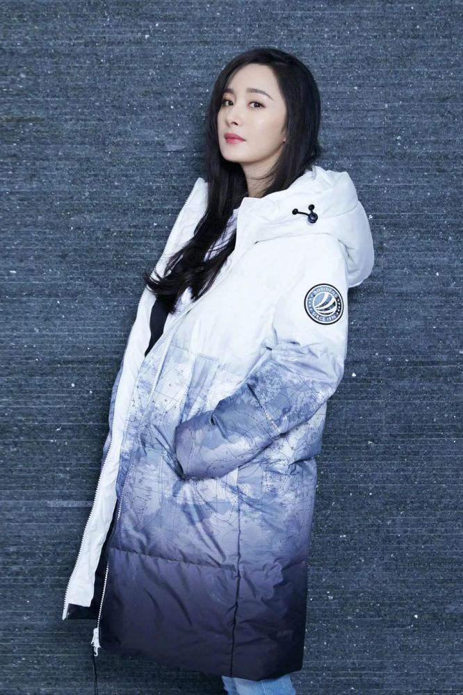 杨幂代言的羽绒服_杨幂代言的羽绒服有哪些-第2张图片-潮百科