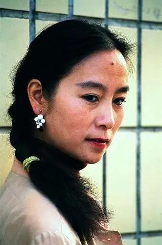 奚美娟的坎坷情史:高龄产子后被丈夫抛弃,为了儿子宁愿永不再婚