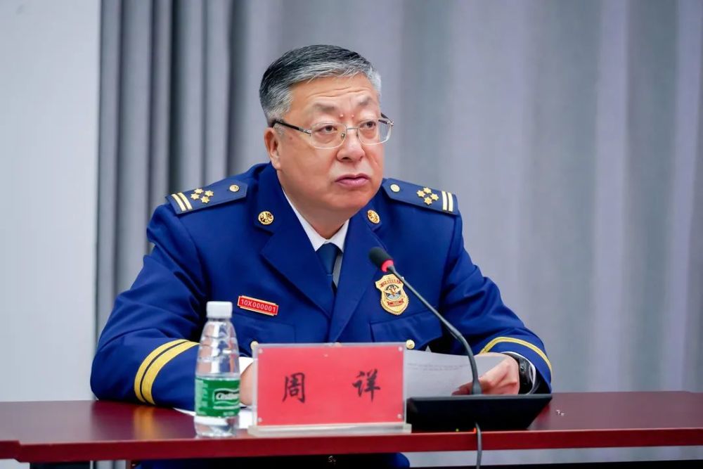 座谈会上,刘锡鑫政委向载誉归来的表彰代表们表示了祝贺,传达了全国