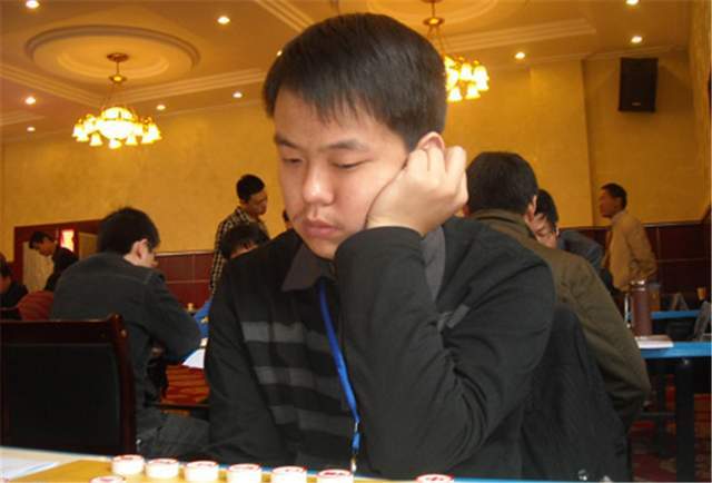 ks象甲直播中!90后大师程鸣惜败,武俊强不愧"河南一哥"之名