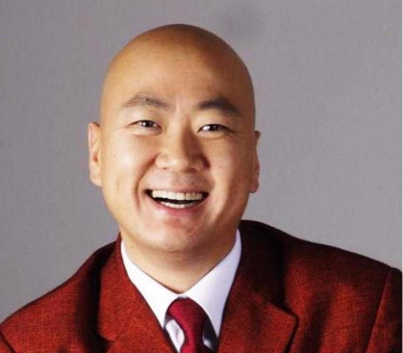 二十次登上春晚的郭冬临年过五十未婚无子却因8个字被索赔一个亿