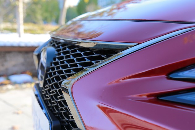 抢先测试雷克萨斯es 300h f sport_腾讯新闻