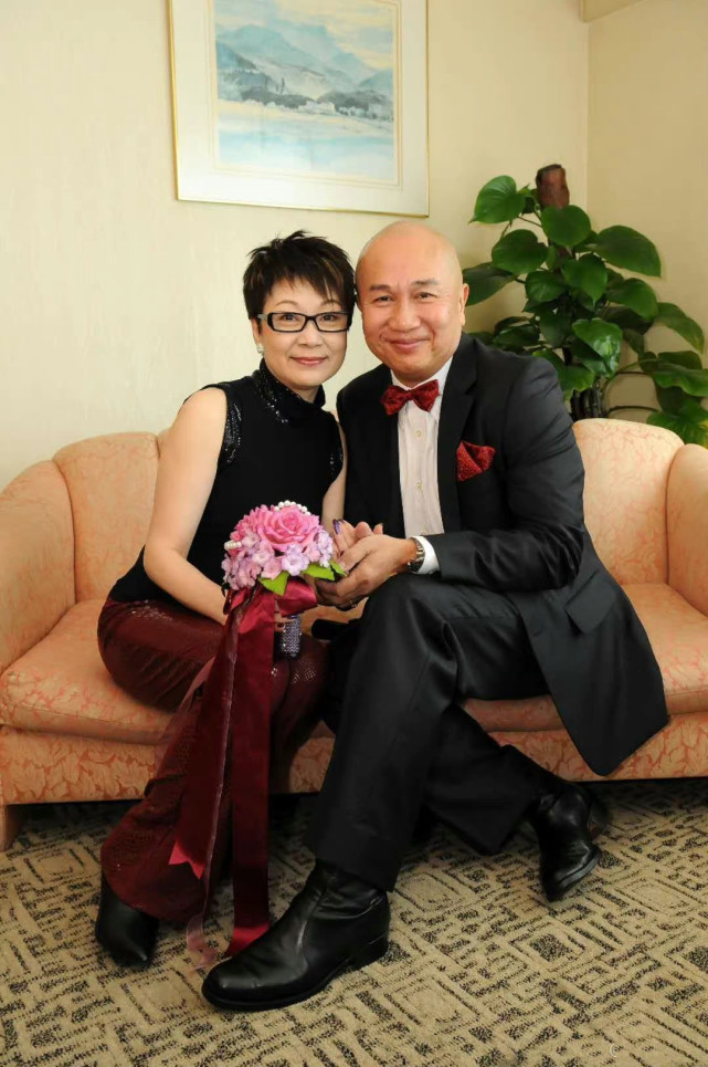 黄蓉欧阳佩珊逝世四年痴情丈夫郭锋每天坚持和她聊天让人感动