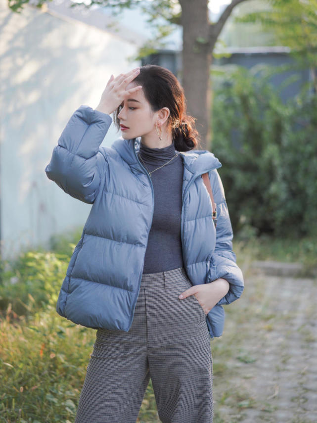 冬天想把羽绒服穿出时尚感选择4款就够了保暖又有女人味