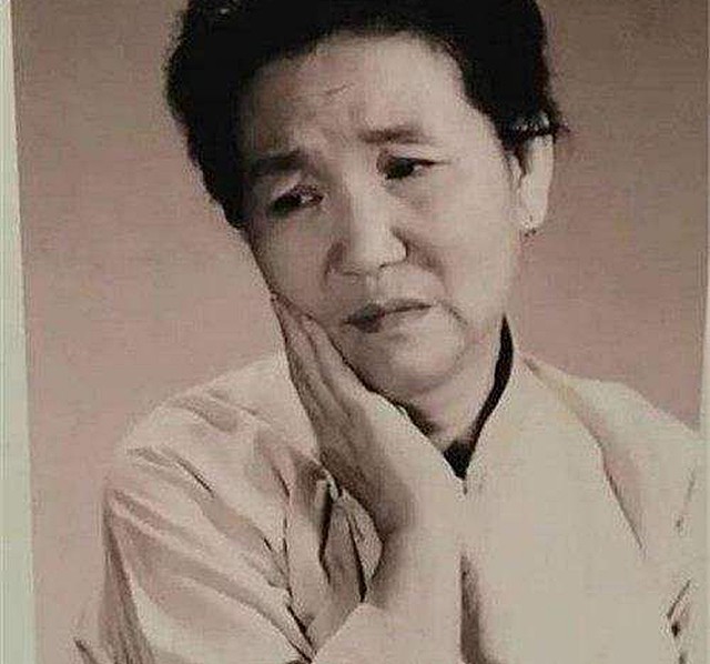 赵丽蓉32岁丧夫改嫁小叔子再守寡49岁女儿又夭折71岁求死