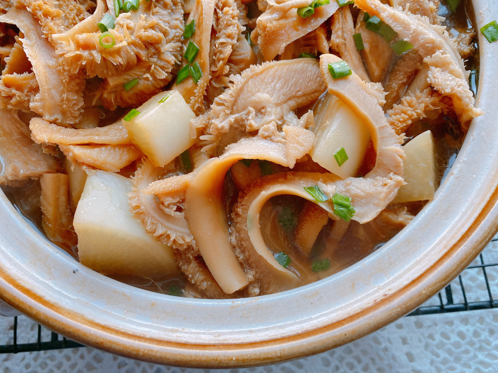 牛肚别再炒着吃加个萝卜一炖软烂入味热乎乎一锅吃着真过瘾