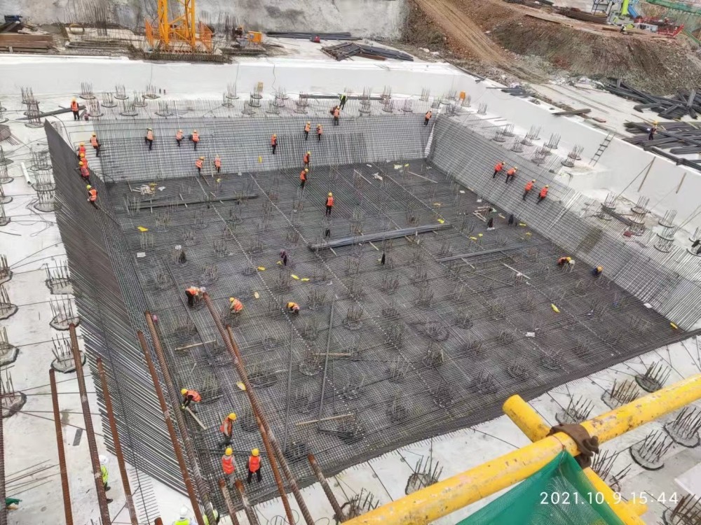云南昭通第一高楼开始大体积混凝土浇筑新地标直通云霄将于2023年竣工