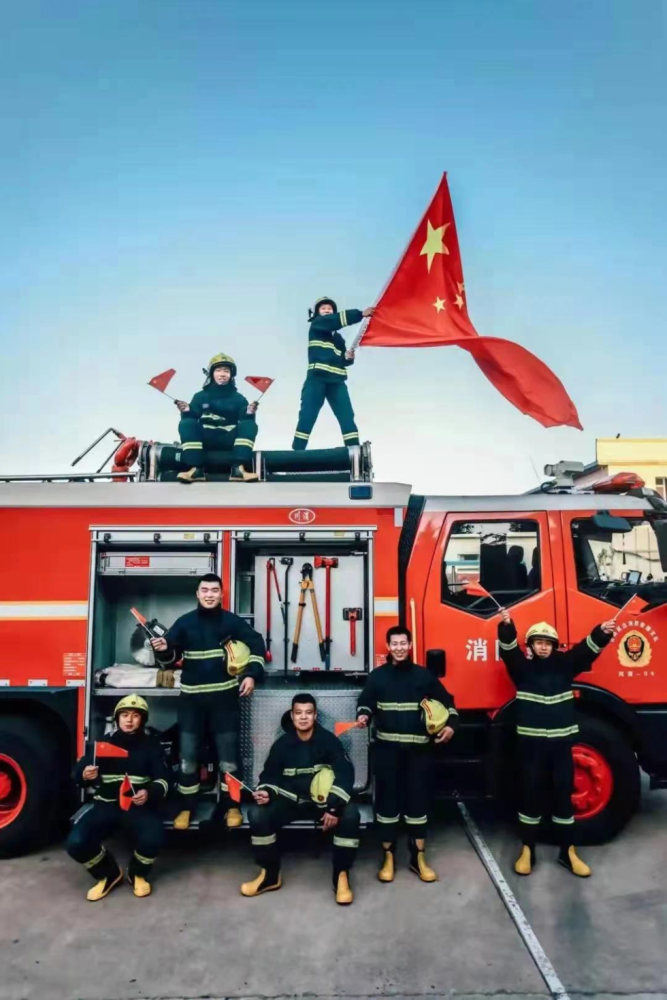 今天,致敬消防英雄!愿每次出发,都平安归来!_腾讯新闻