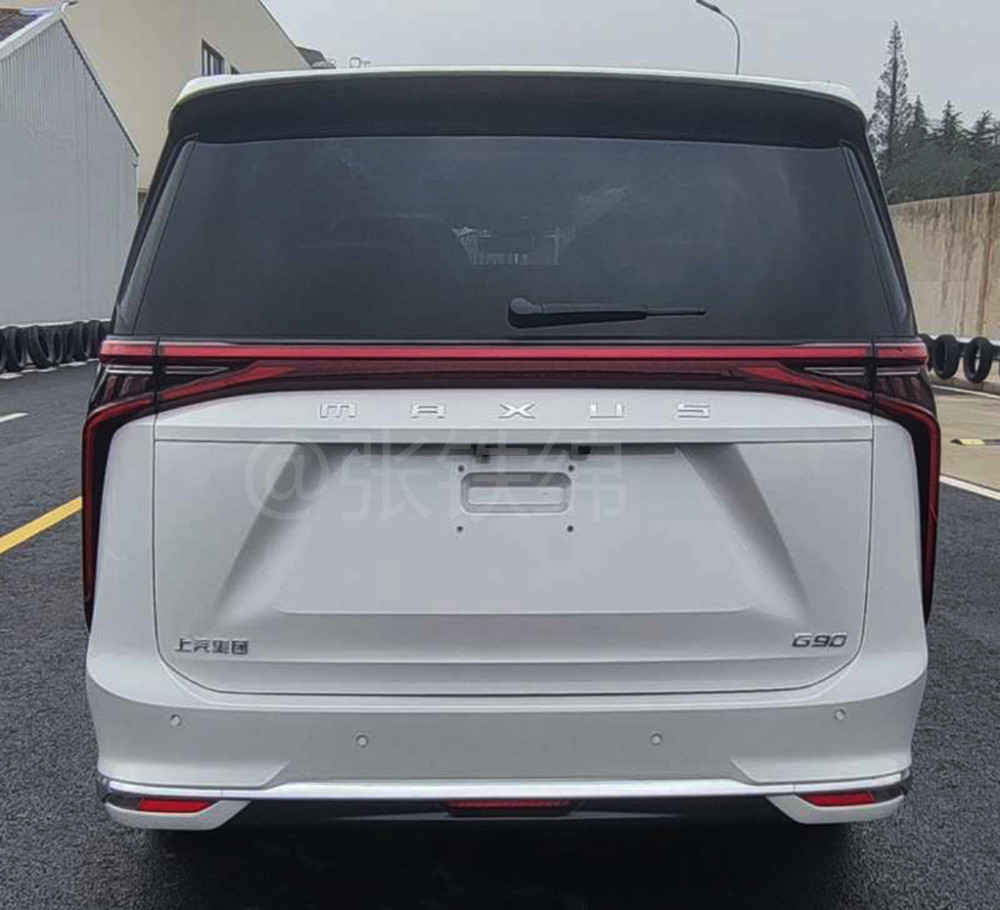 国产又一霸气mpv侧滑门轴距3米2有67座20t动力