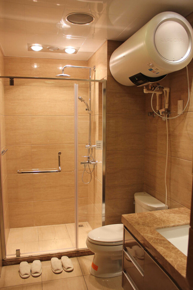 装了淋浴房,卫生间依然满地水?