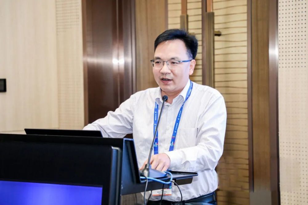 重庆大学土木工程学院建筑环境与能源应用工程系主任,教授 陈金华建筑