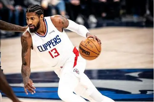 保罗乔治破纪录,引领对阵黄蜂的黑色五分钟为人称道_腾讯新闻