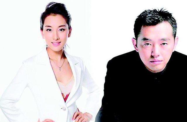 马苏携绯闻男友出街两人相处似老夫老妻男方身材高大直挺