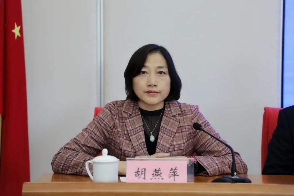 太原市委宣传部四级调研员 胡燕萍记者提问环节就进行到这里.