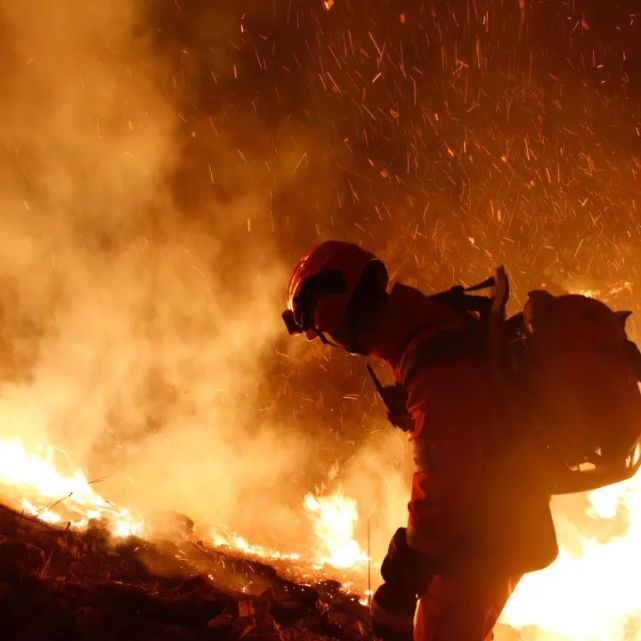 我们的名字叫消防员