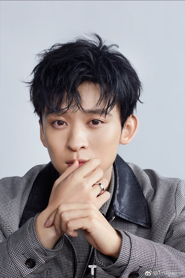 董子健五官没优点,个子也不高,怎么能帅到和陈道明"平分秋色"