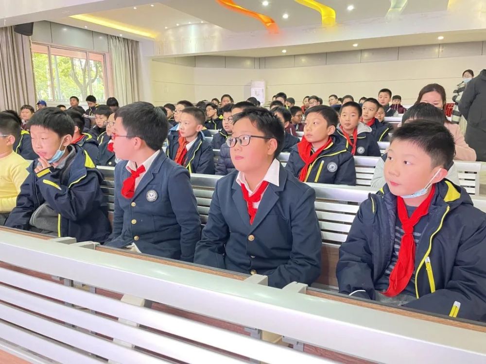 【校园新闻】青春不烦恼——青春期小知识走进南京市银城小学北校区